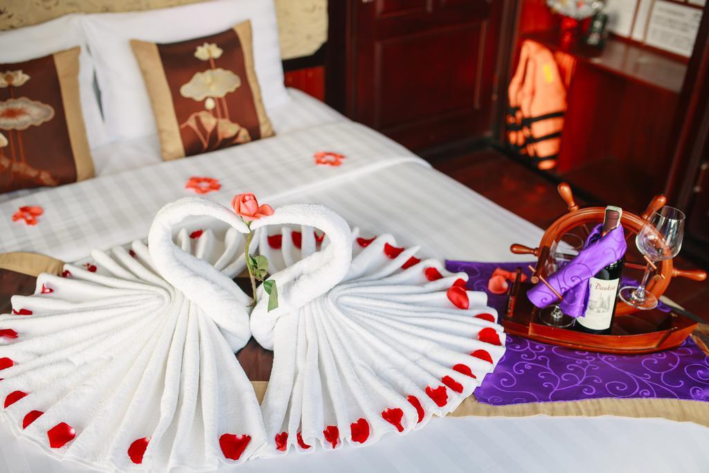 מלון הלונג Viola Cruise Halong Bay מראה חיצוני תמונה